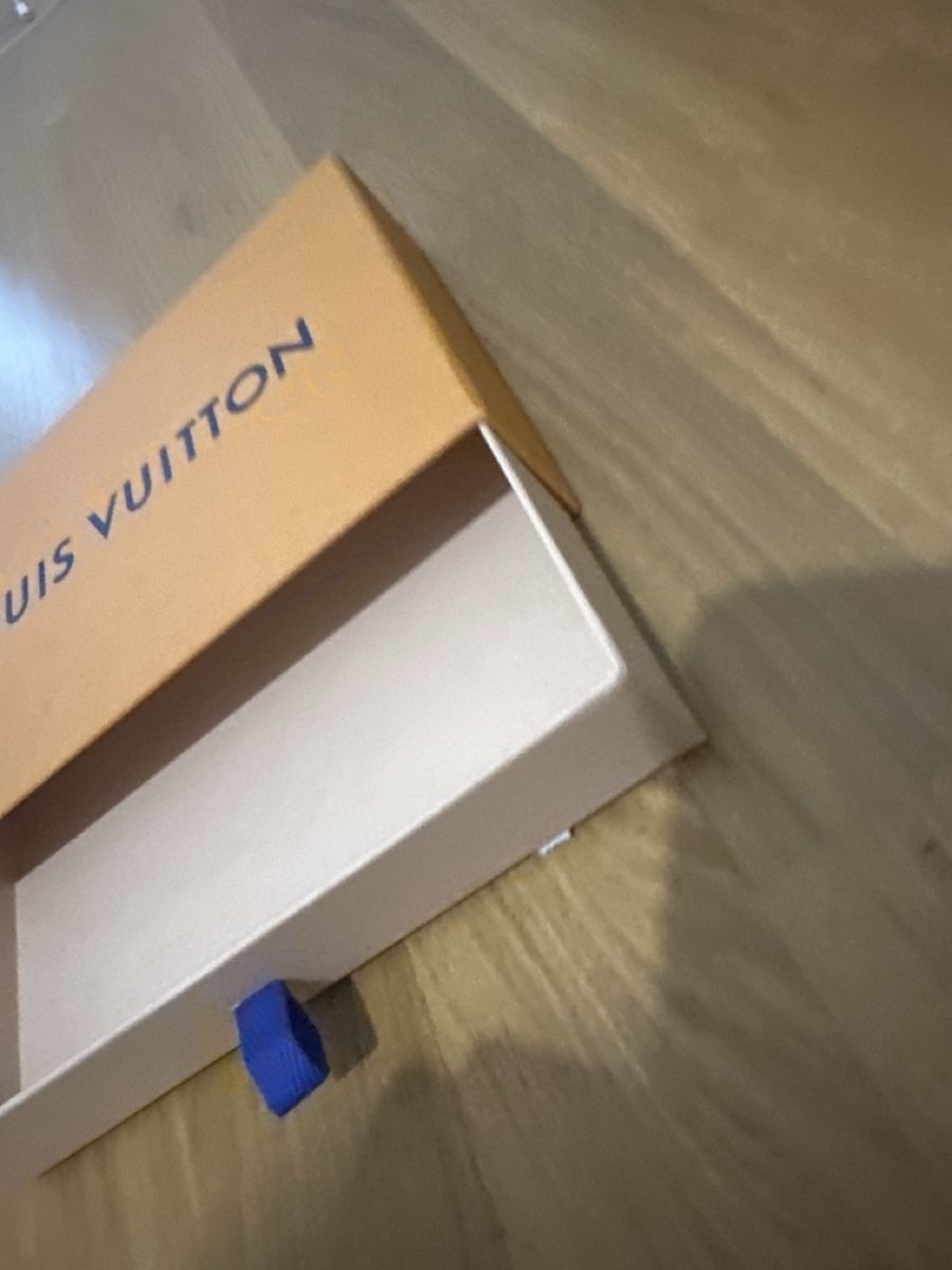 Louis Vuitton Altro in Decorazioni & Accessori: Boîte Louis Vuitton neuve avec cordon bleu taille unique – Usato da la chaux-de-fonds venduto da Chronomewatch 1