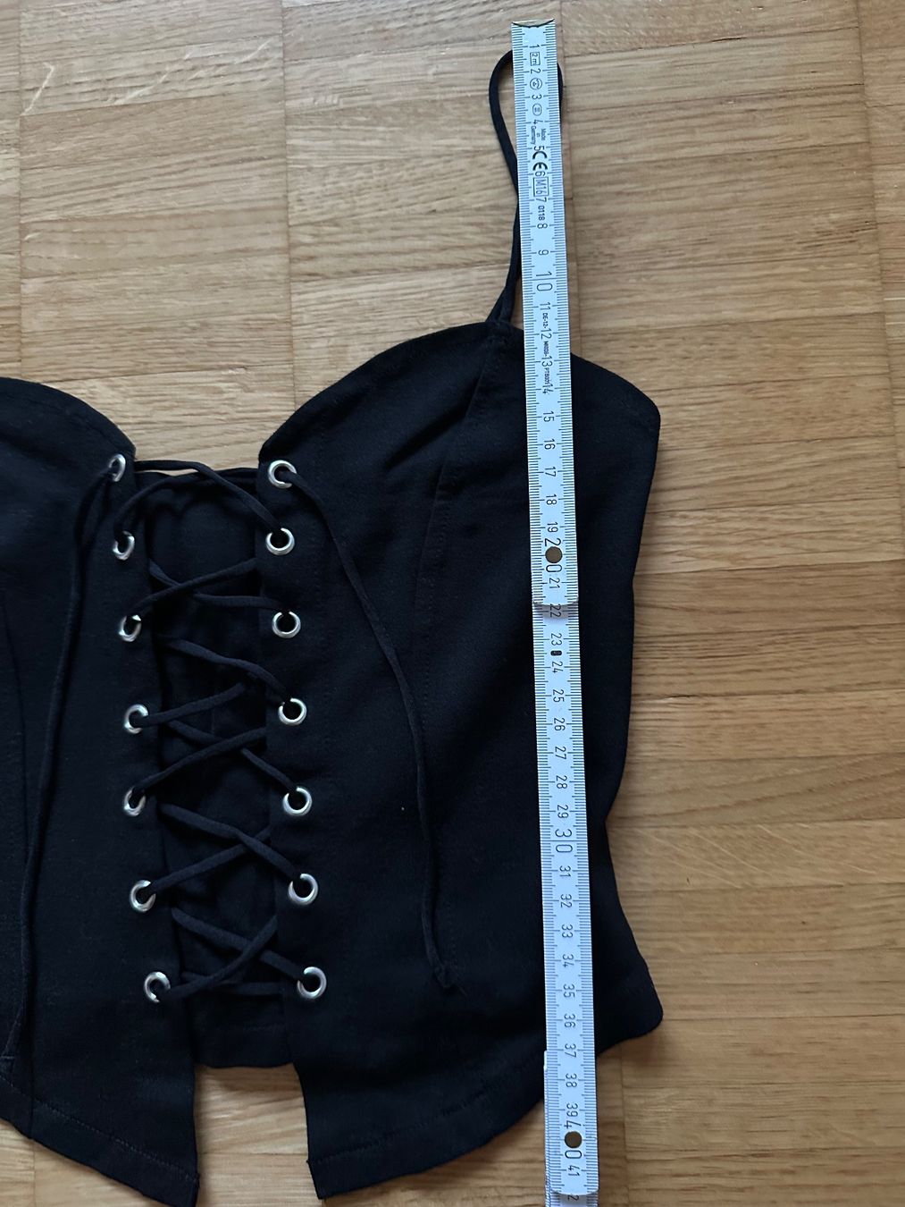 Bershka Top: Topshop Top schwarz mit Schnürung – Usato da Zürich venduto da ong8 2