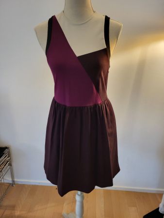 Magnifique Kleid / Robe Tara Jarmon 38