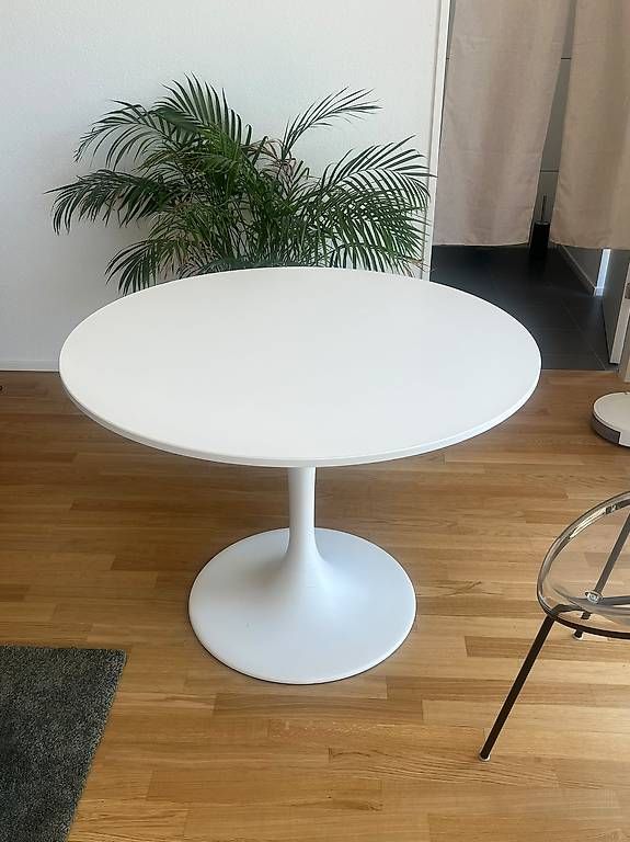 Ikea Tische: Tisch weiss Ikea Docksta – Gebraucht aus Kriens von Sales1899