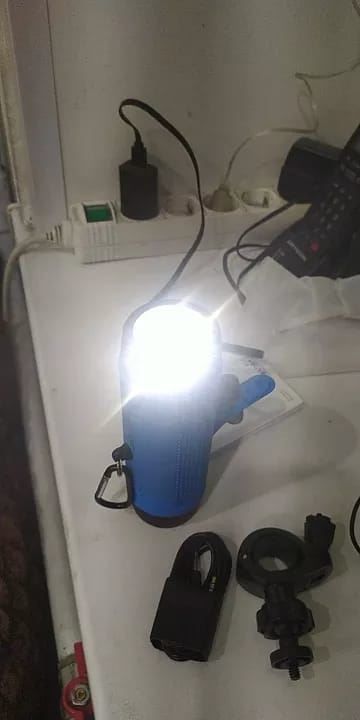 Velos: Fahrrad Musikboxe mit Lampe – Neu und originalverpackt aus Winterthur von Neilpryde01 4