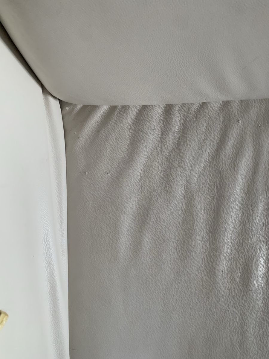 Sofas: Weisses Sofa – Gebraucht aus Waltenschwil von k.essig 1
