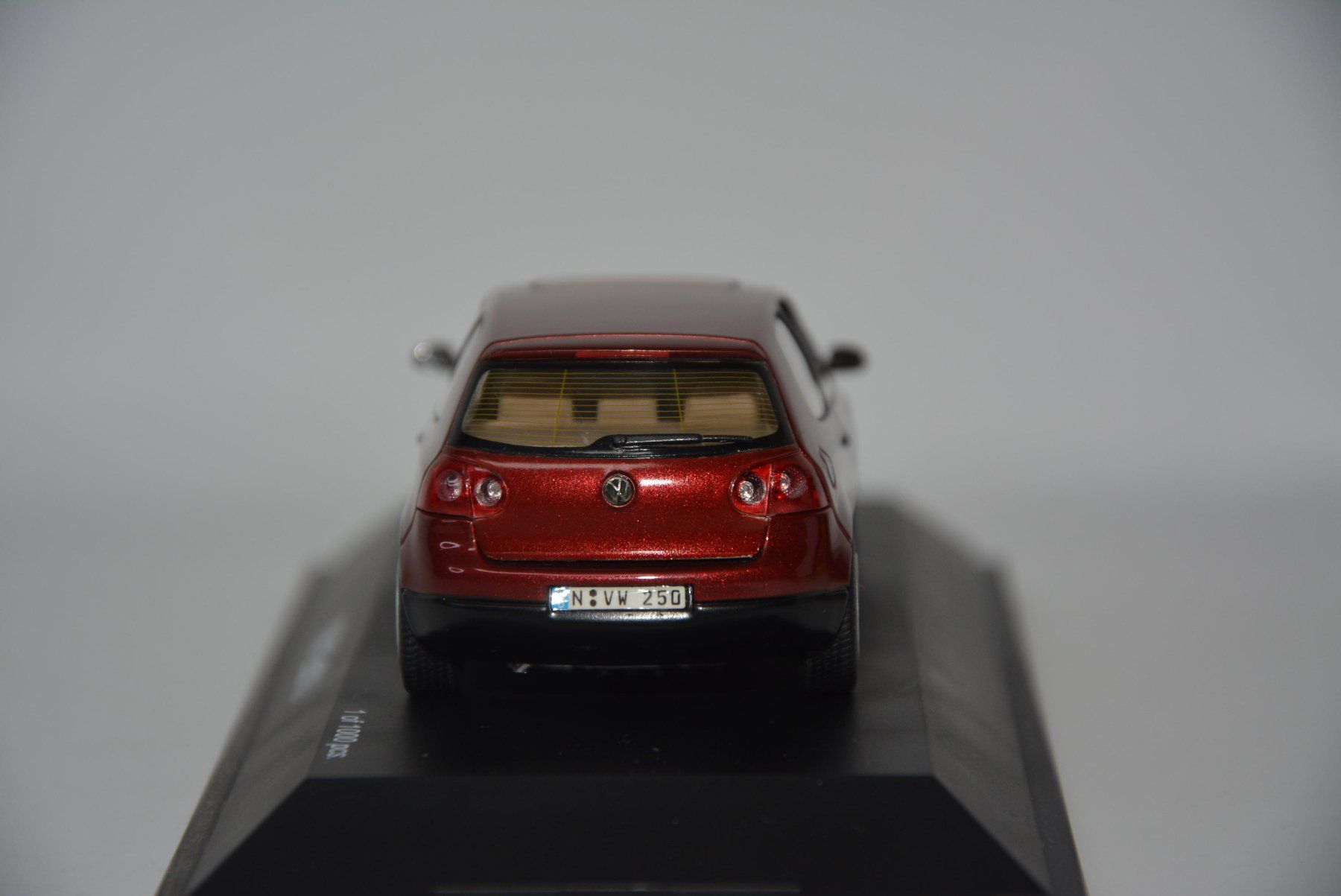 Volkswagen Modellini d'auto: VW Golf V , Schuco , 1:43 – Nuovo e nell'imballaggio originale da Goldach venduto da Feivel9 7