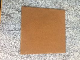 Acht Bodenplatten braun 30 x 30 cm