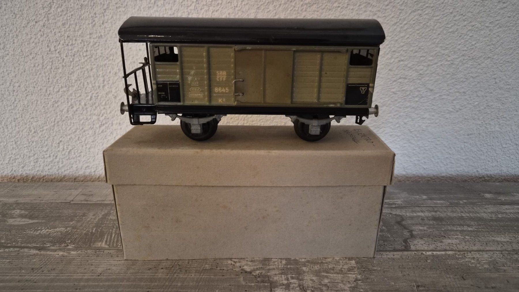 Buco Modelleisenbahnen: Buco Spur 0 8645, K2,2-Achser, mit Plattform, + Karton – Gebraucht aus Dielsdorf von Haesi0