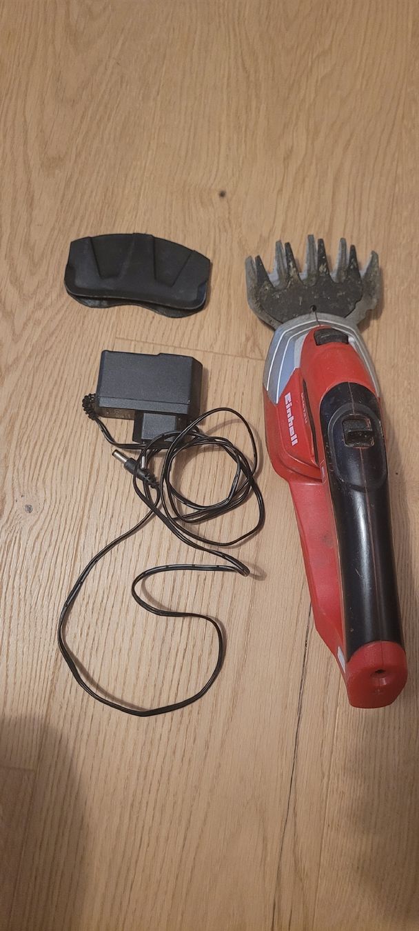 Einhell Tous les outils: Einhell Akku Gartenschere – D'occasion à Aadorf par cla_l5pt 1