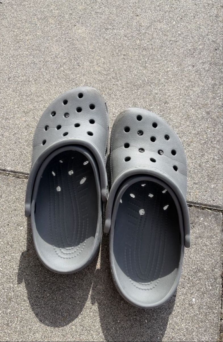 Crocs Damenschuhe: Crocs Clogs Grau Grösse 37/38 guter Zustand – Gebraucht aus Opfershofen TG von dan_nxk8 1