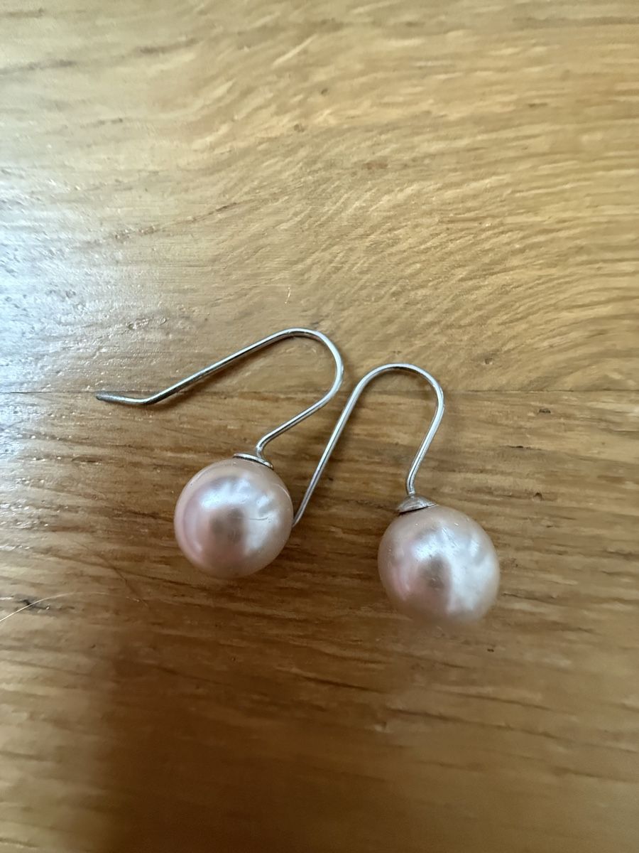 Ohrringe & -stecker: Ohrringe Perlen rosa Hängend Silber neuwertig – Gebraucht aus Richterswil von cobruetsch