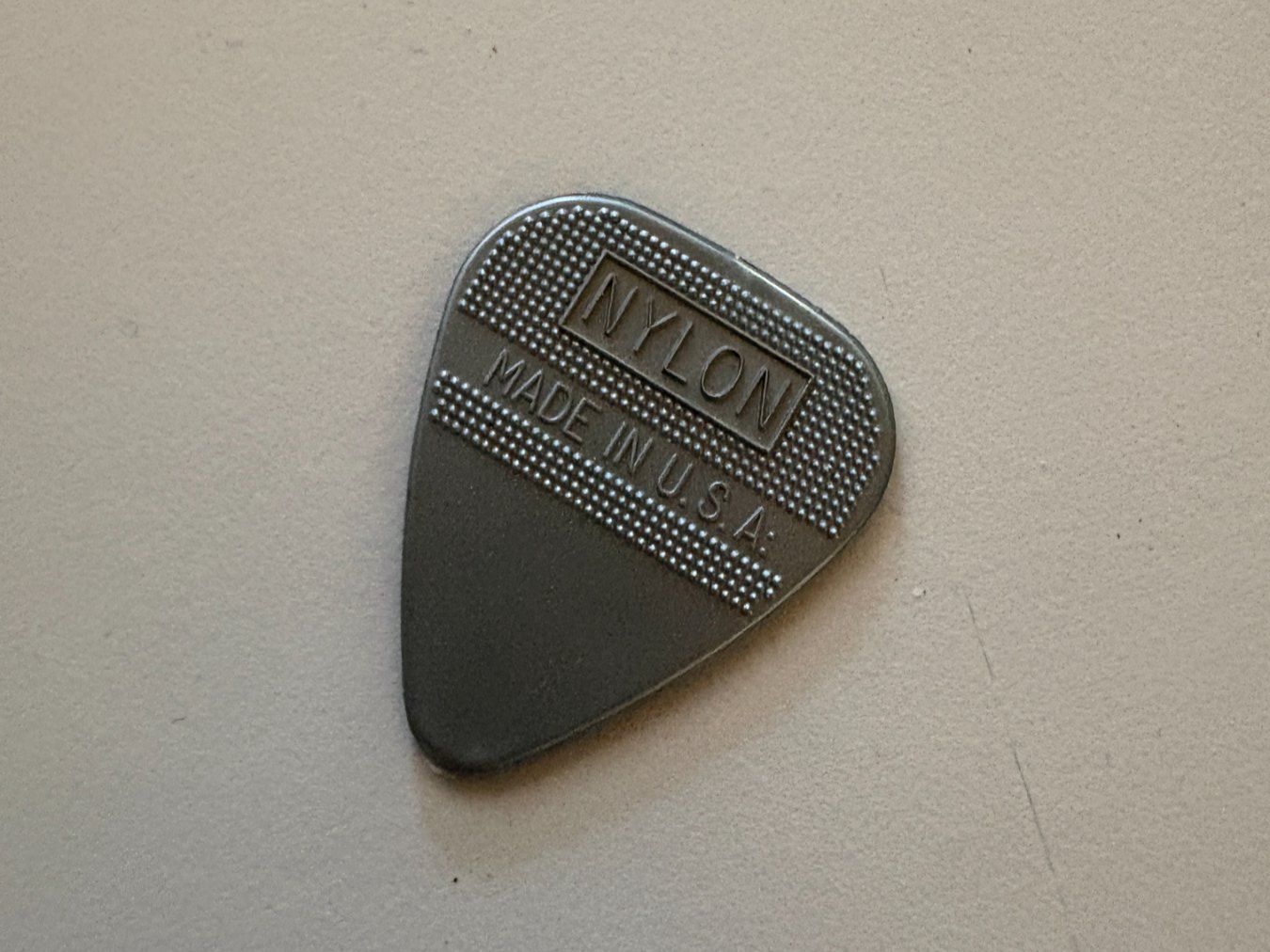 Strumenti musicali: Pick Gene Simmons KISS - 2008 München – Usato da Wetzikon ZH venduto da tuningschmiede 1