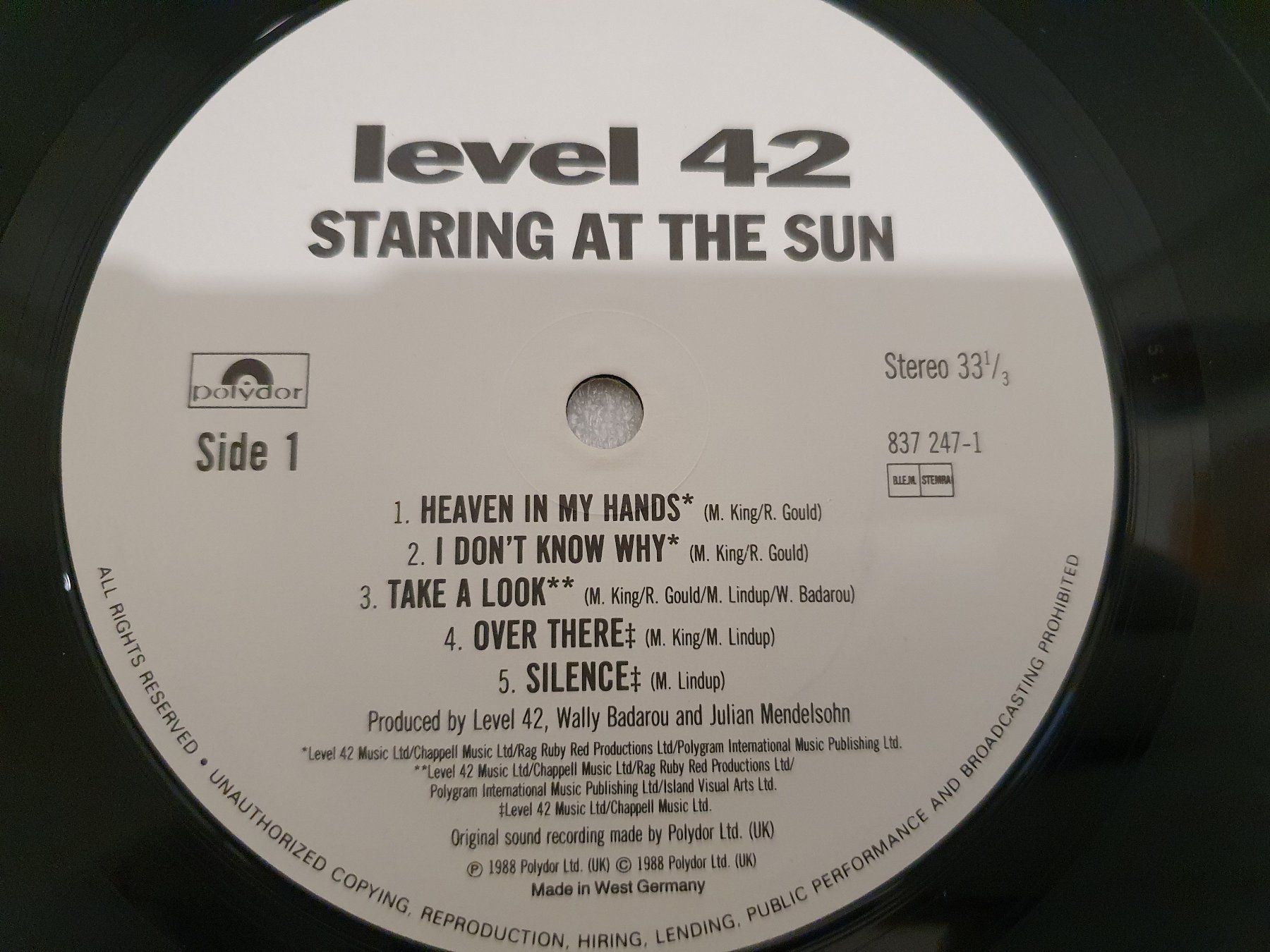 Dischi in vinile: Level 42 – Staring At The Sun – Usato da Uster venduto da Vinyl-Leidenschaft 5