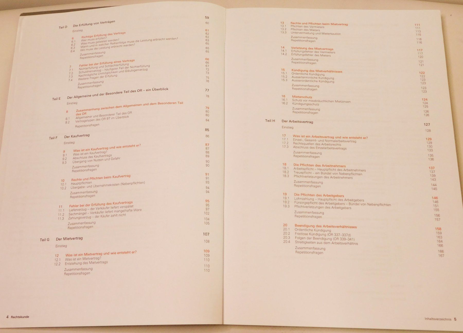 Livres: Buch Rechtskunde 2013 und 2015er – D'occasion à Emmenbrücke par Neverlaand-22 2