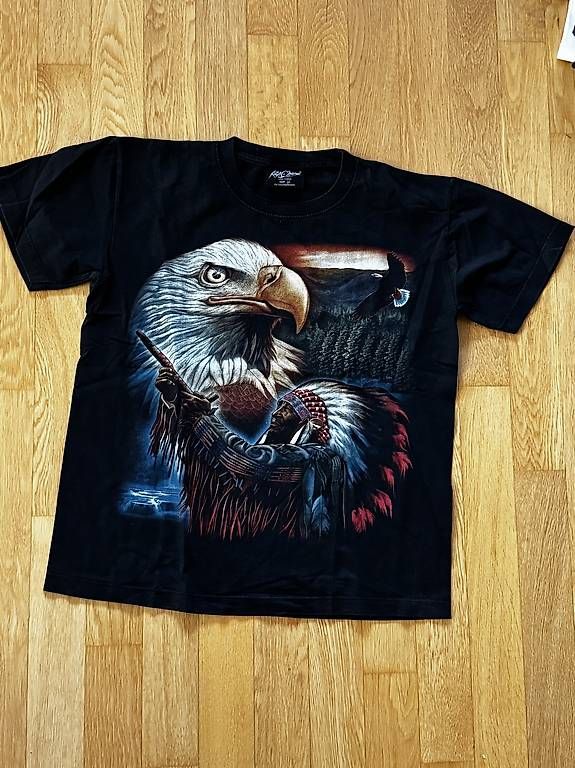 T-Shirts: Bedruckes Tshirt – Gebraucht aus Dornach von jon_687v