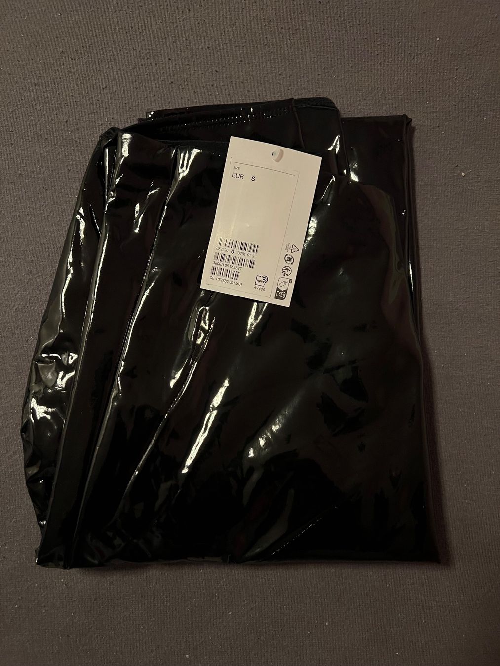 H&M Leggings: Vinyl SeXy Lack Leggings S – Nuovo e nell'imballaggio originale da Uetendorf venduto da Stoun 1