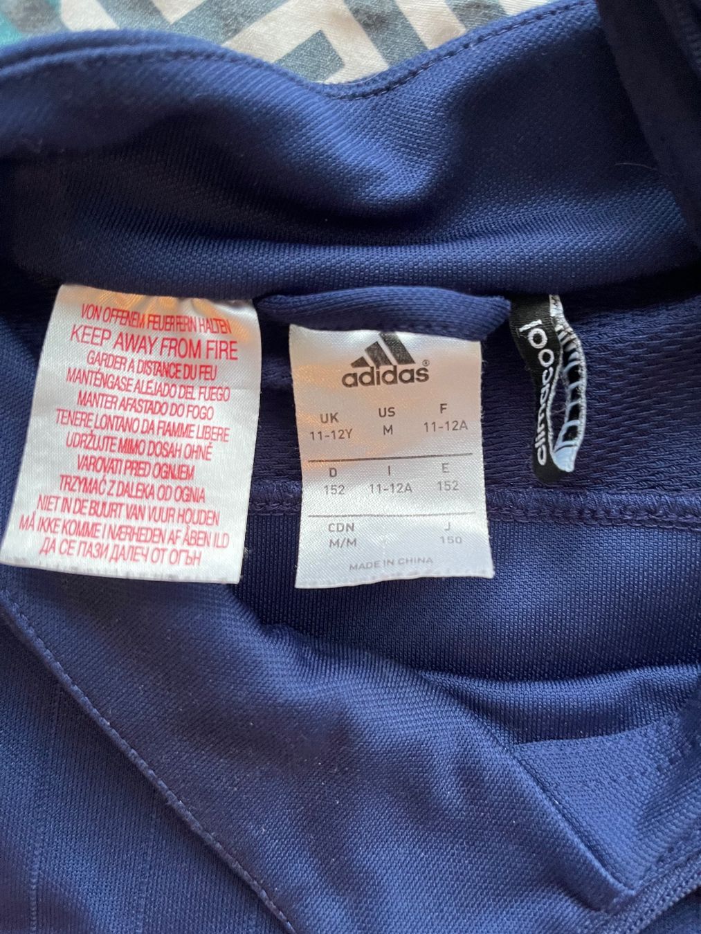 Adidas Pulls et sweat-shirts: Pull de sport Adidas bleu – D'occasion à Genève par njia 2