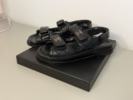 Chanel Dad Sandals Grösse 37.5 Genarbtes Kalbsleder Schwarz