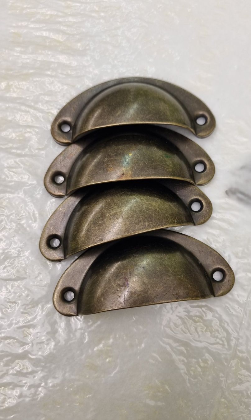 Eisenwaren: 4 STÜCK MUSCHELGRIFFE – Neu und originalverpackt aus Zofingen von Felpa 2
