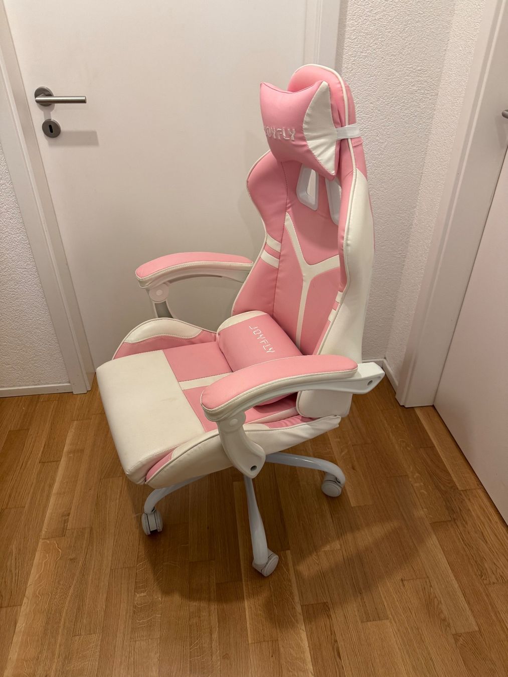 Sedie: Chaise gaming rose et blanche -Parfait état – Usato da Châtelaine venduto da sof_zlw7 2