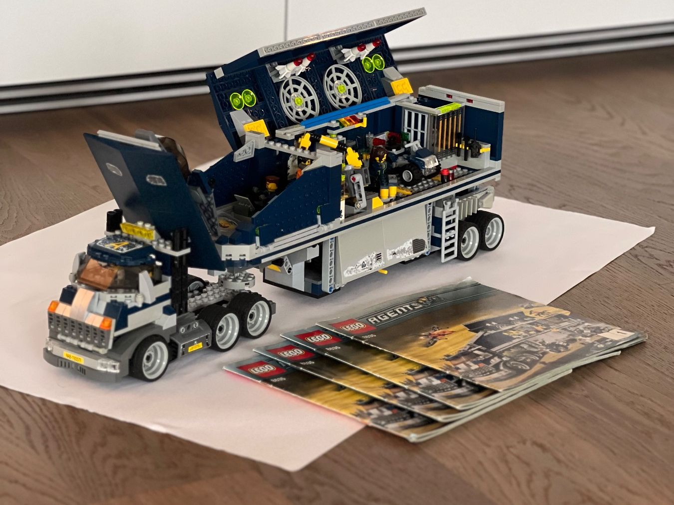Lego Kit di costruzioni: LEGO Agents 8635 - Mission 6: Mobile Command Center – Usato da Meierskappel venduto da schoene_dinge