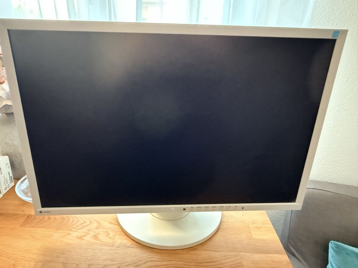 Eizo Monitor: EIZO FlexScan EV2216W LCD Monitor – Usato da Oensingen venduto da Jadakiss 1