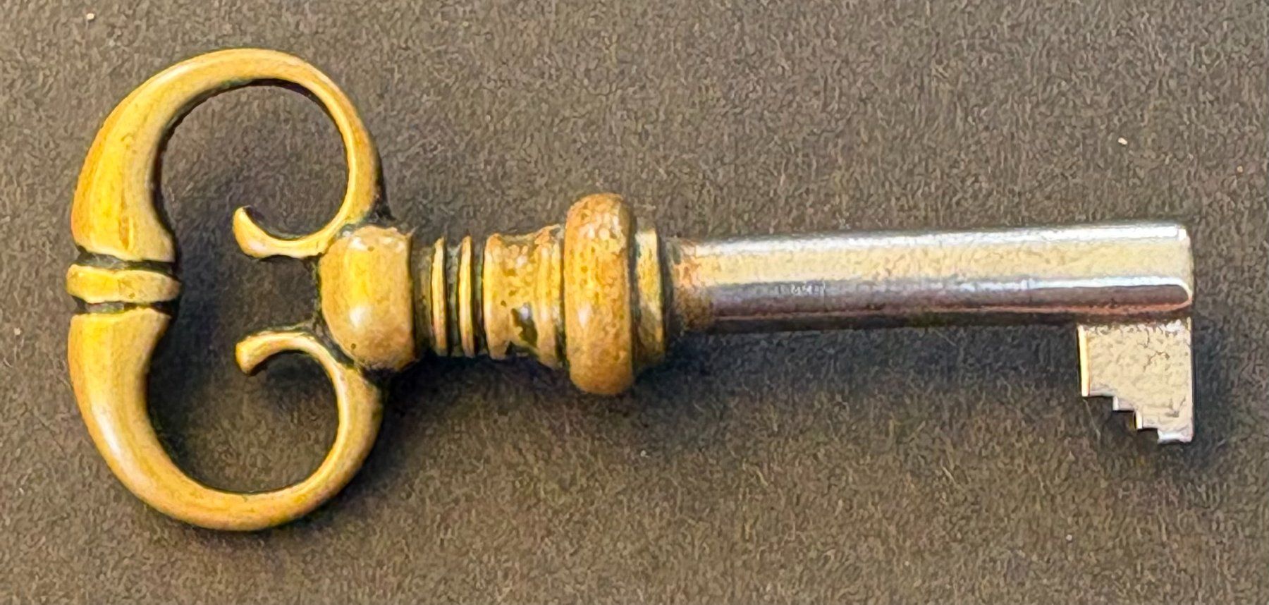 Chiavi: ANTIKER SCHLÜSSEL – Usato da Ostermundigen venduto da wini63