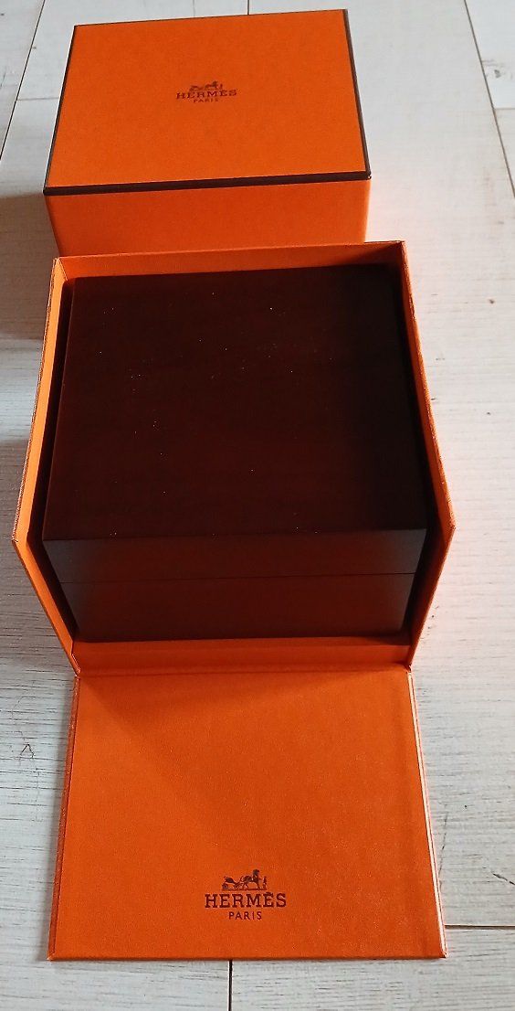 Hermès Scatole porta orologi: Hermes Uhren Box Holz – Usato da Saanen venduto da Kresaa 2
