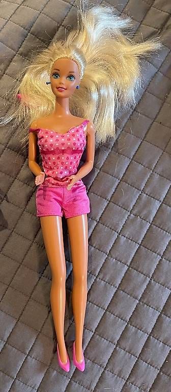 Bambole: Poupée Barbie (b) – Usato da St-Légier-Chiésaz venduto da refpmeak01