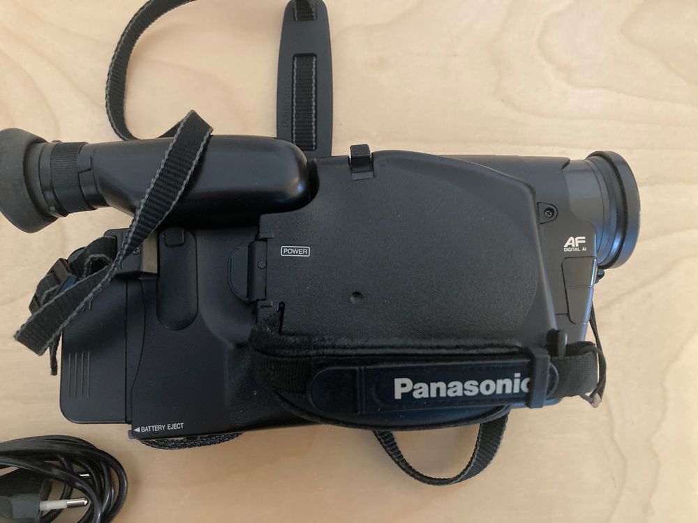 Panasonic Camcorder RX11 VHS + Kassetten 📼 (Gebraucht) in Bubikon für ...