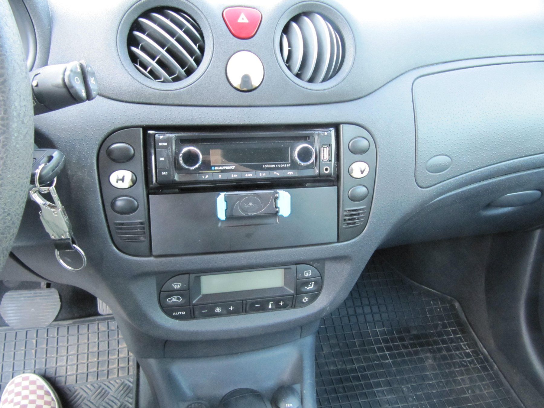 Citroën Automobili: Citroën C2 1.4 i – Usato da Alt St. Johann venduto da domivan 6