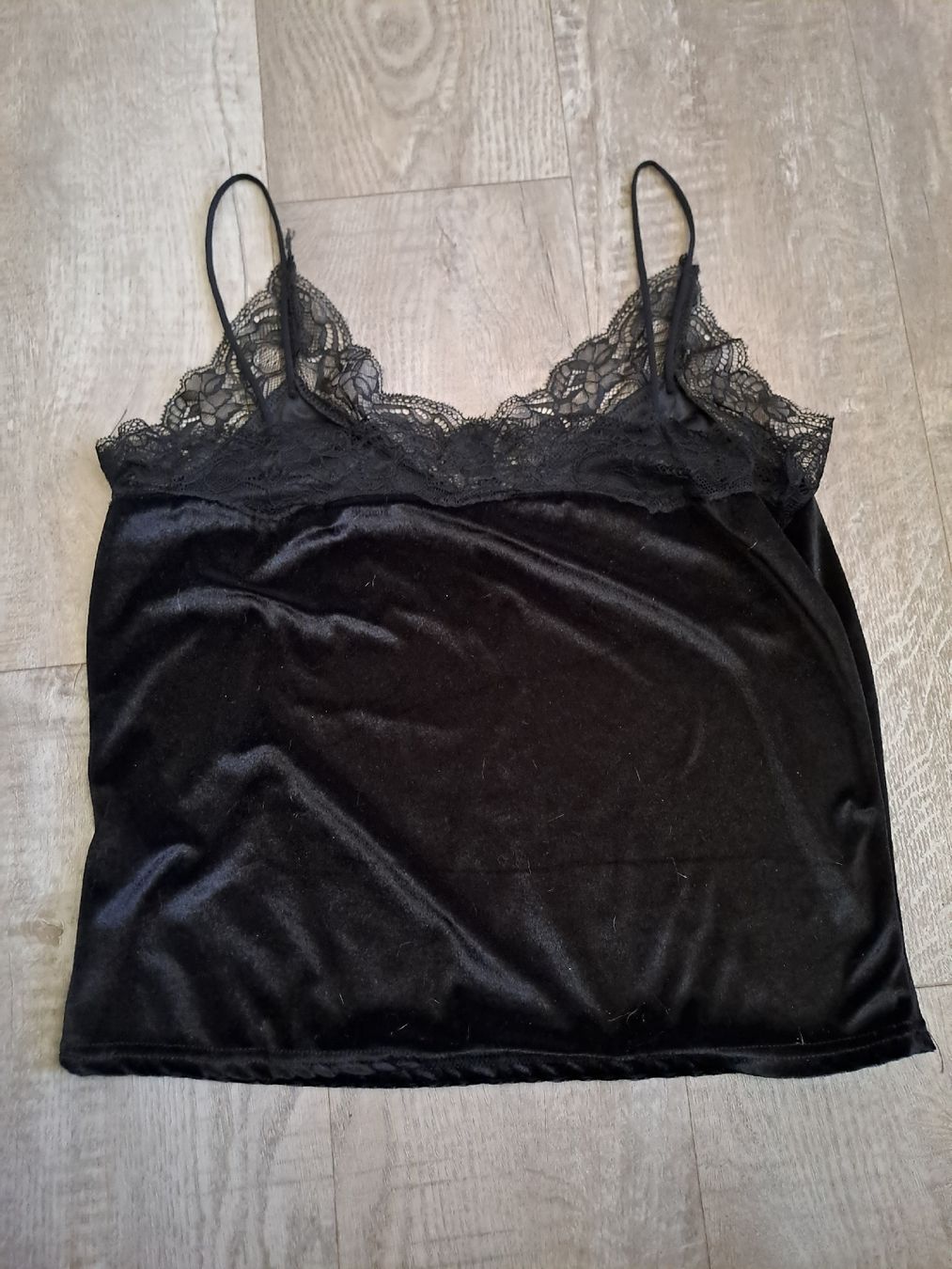 Tops: Schwarzes Top mit Spitze Gr. XL – Gebraucht aus Rickenbach LU von bishiida 1