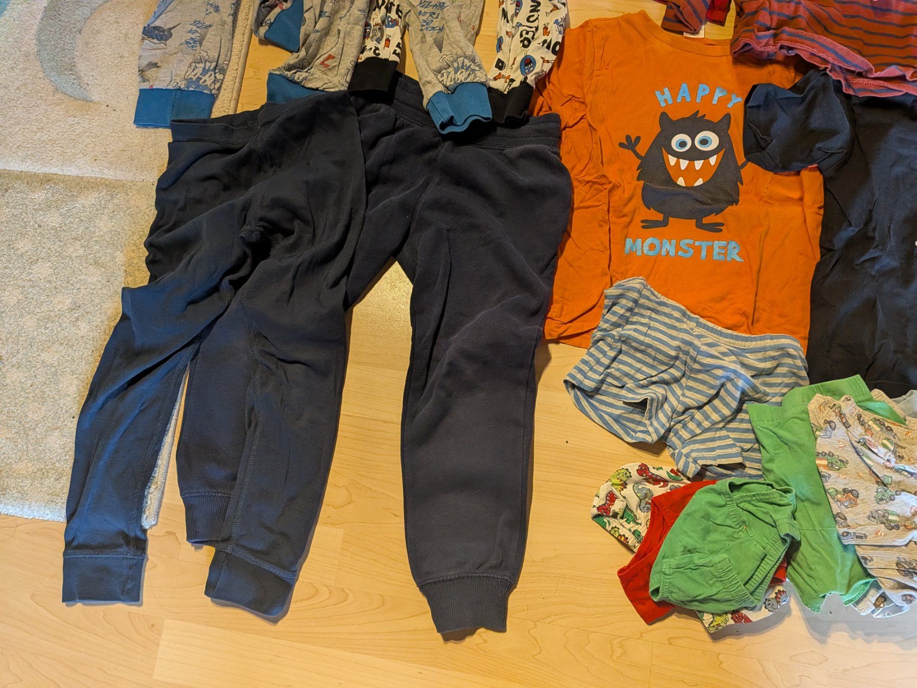 Ensembles coordonnés: Kinderkleidung Paket 122/128 gebraucht – D'occasion à Einsiedeln par Nadin27 3