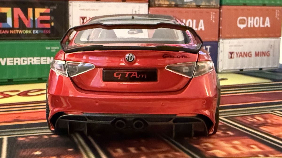 Alfa Romeo Modellini d'auto: Alfa Romeo Giulia GTA rot 1:18 – Usato da Basel venduto da Zomeg 4