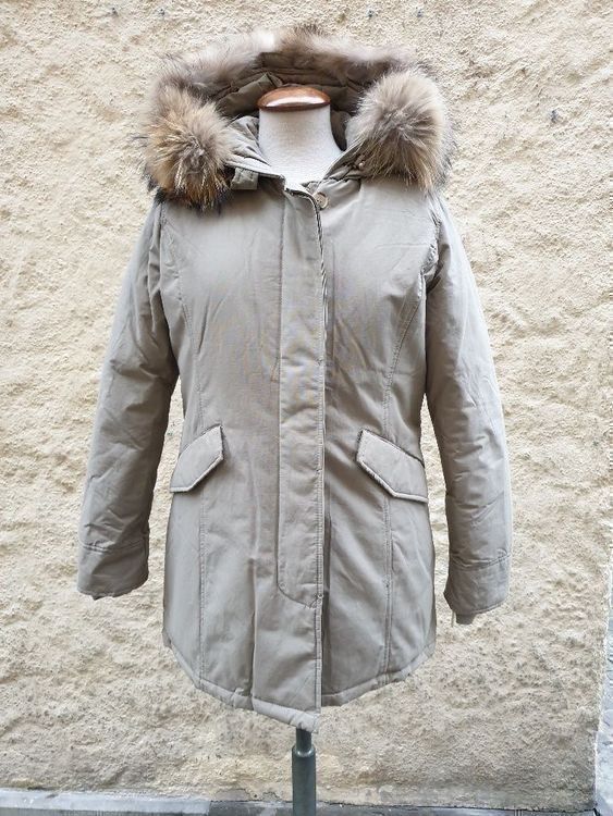 Jacken: DAMENJACKE MIT ECHTFELLKAPUTZE.          GR. M – Neu und originalverpackt aus Zürich von LIQUIDATOR.CP