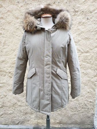 DAMENJACKE MIT ECHTFELLKAPUTZE.          GR. M