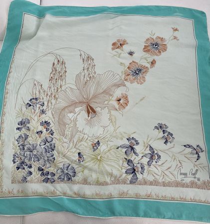 Seiden Foulard 🌸