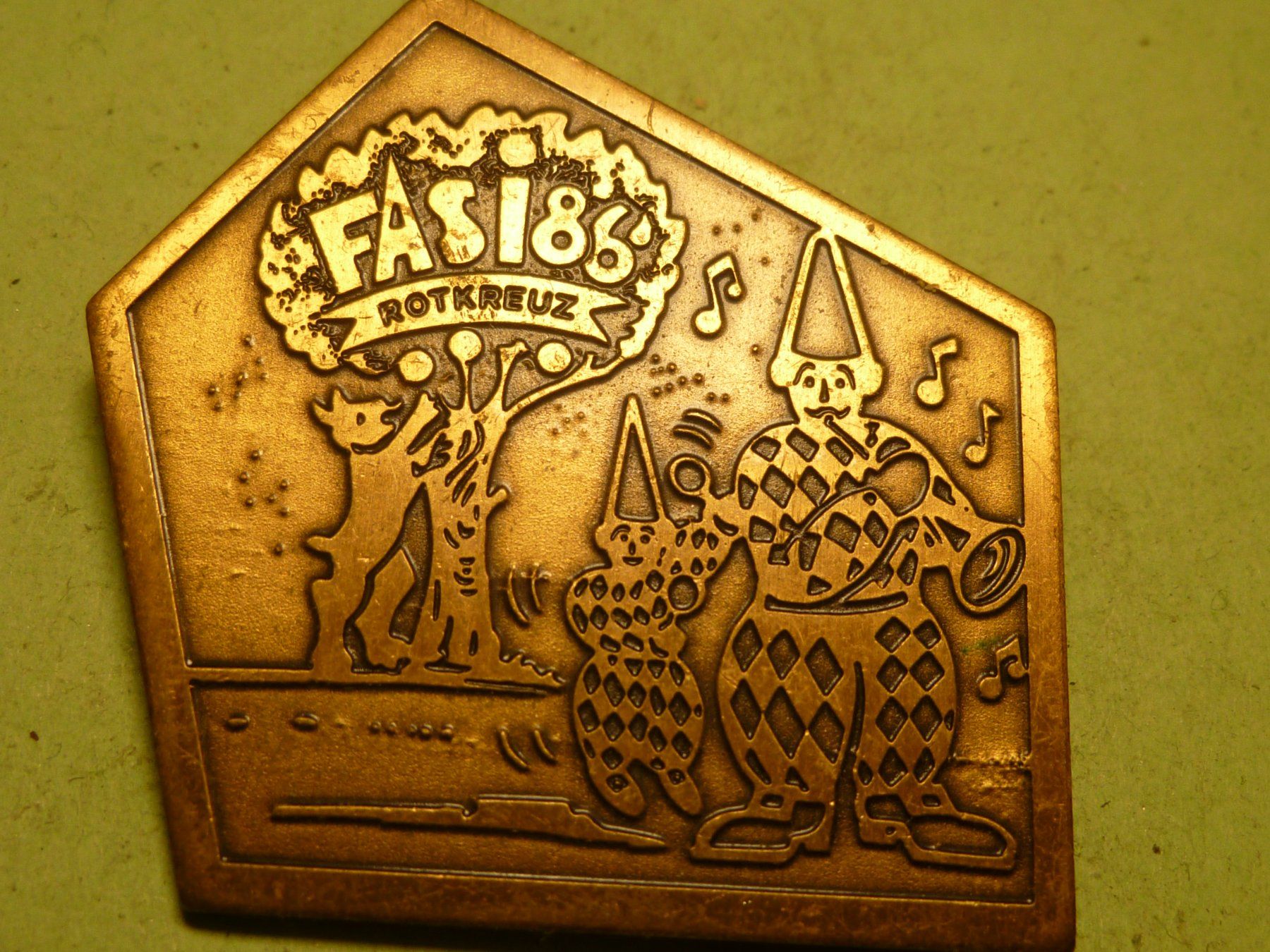 Plaquettes & Badges: ROTKREUZ  1986 BRONZE – D'occasion à Ried (Muotathal) par Mandarin02