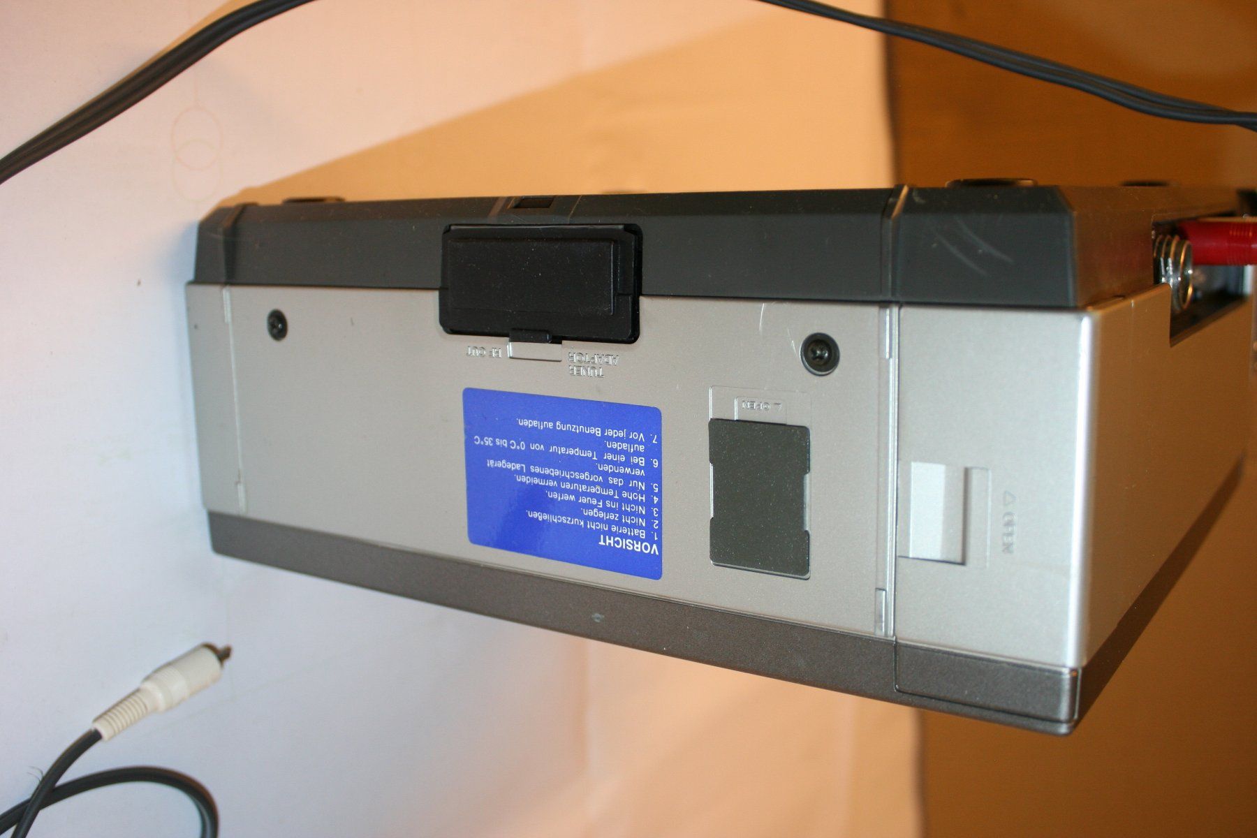 Hitachi Registratori: VHS Videorecorder tragbar Hitachi VT-6500E – Difettoso da Hinwil venduto da ilon13 5