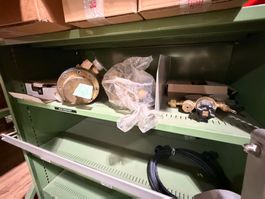 2 Grosse Druckregler und 2 Manometer (Lot 484) 8108 Dällikon