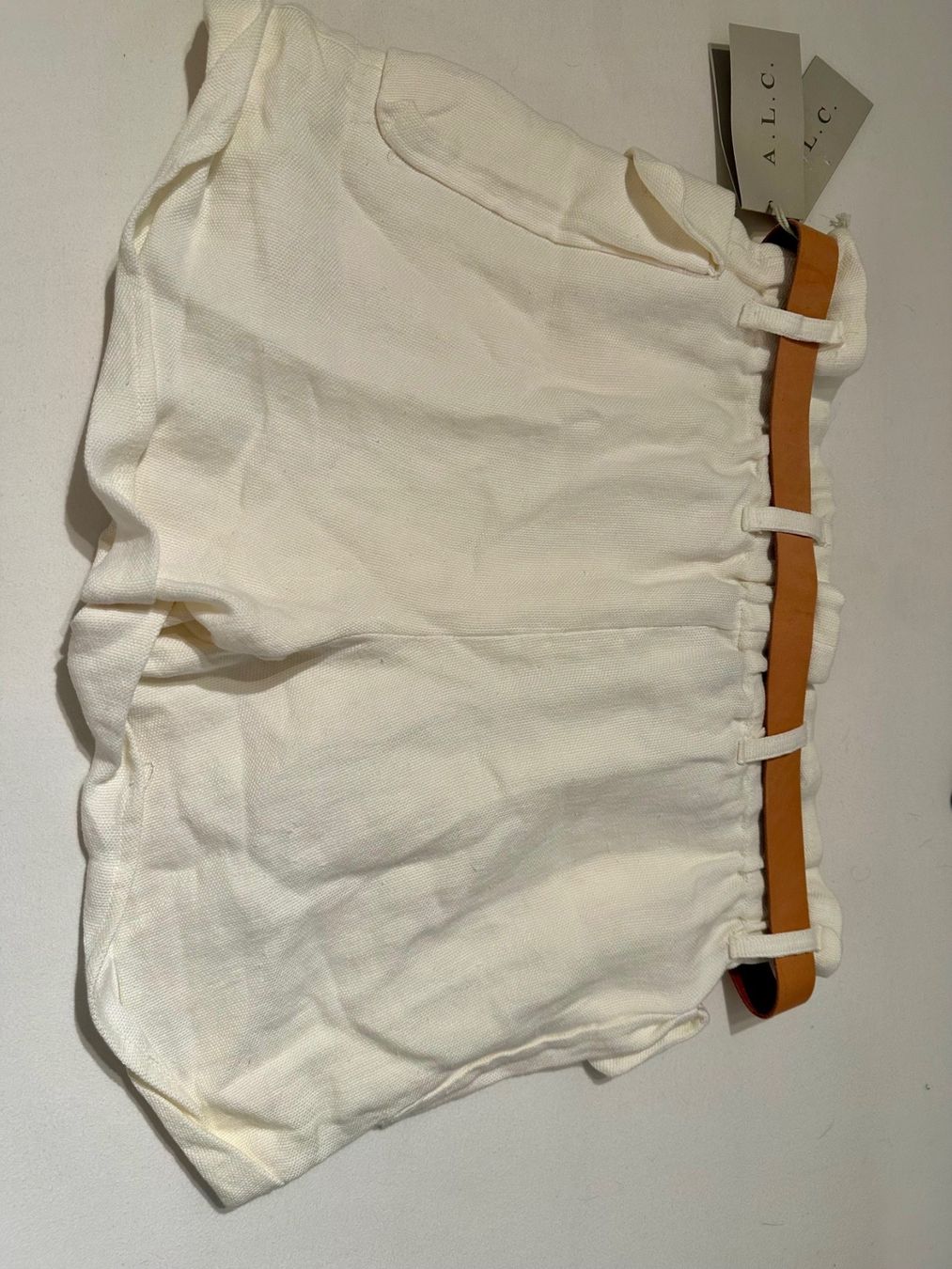 Pantaloni: A.L.C Linen off white shorts – Nuovo e nell'imballaggio originale da Dallenwil venduto da ZD2019 6