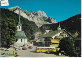 Wildhaus - Postplatz mit Hotel Sonne, Postauto