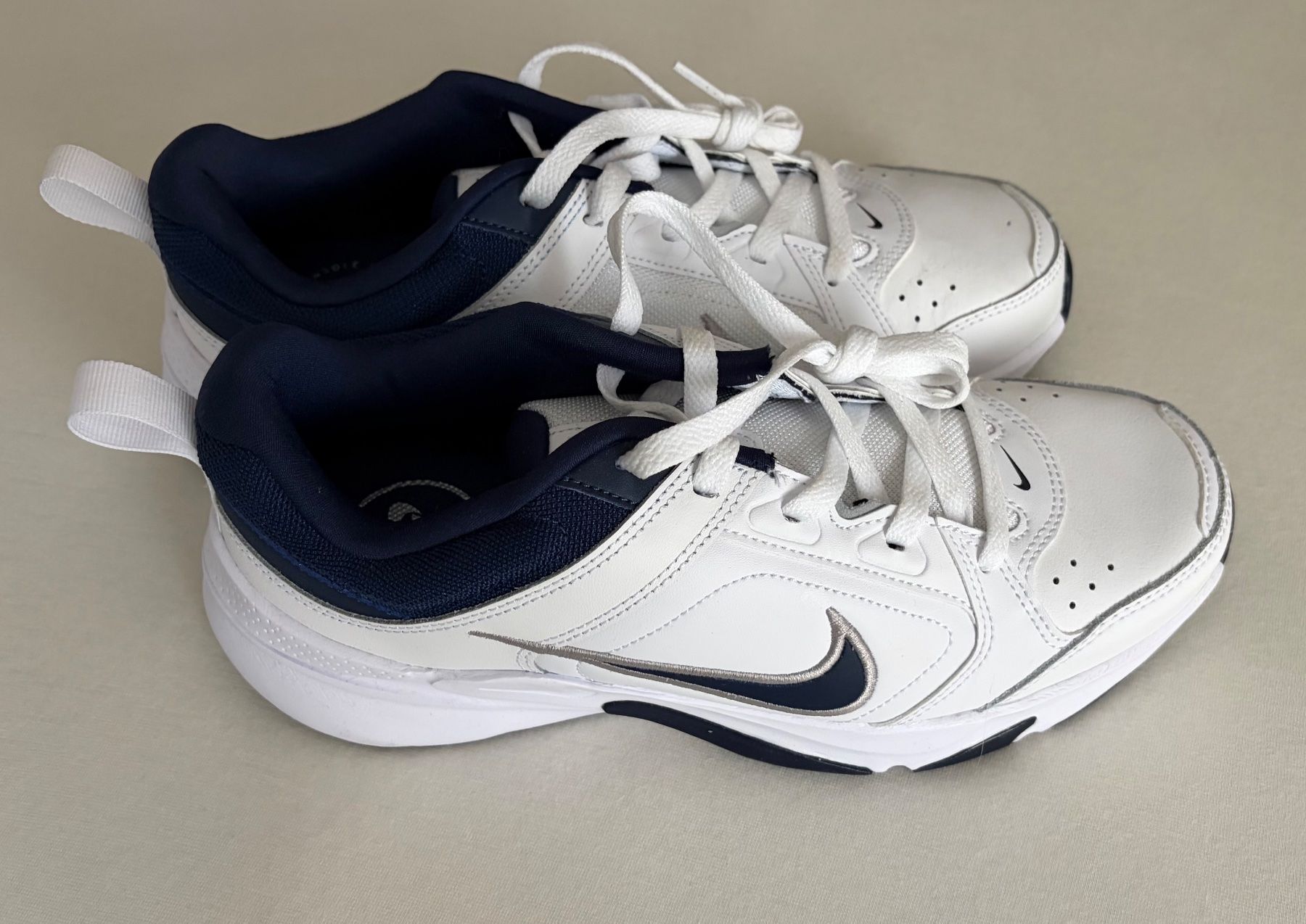 Nike Herrenschuhe: Nike Schuhe – Neu (gemäss Beschreibung) aus Oberdiessbach von liv_iaanna