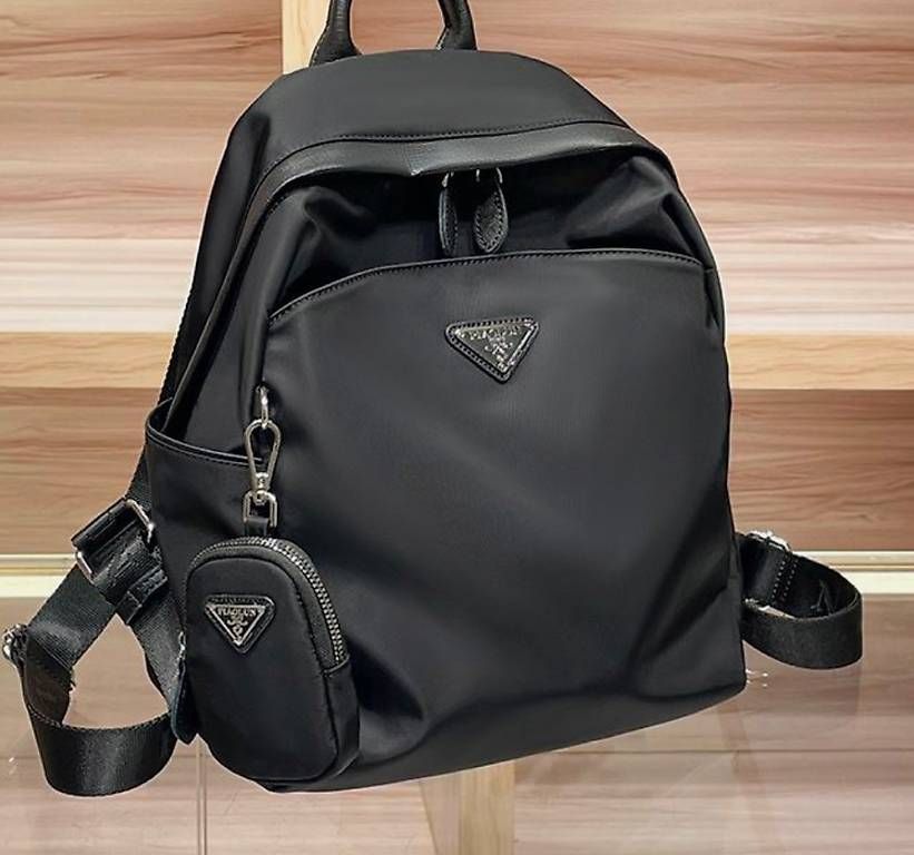 Rucksäcke: Schwarzer stylischer Rucksack NEU – Gebraucht aus Thalwil von Wahlschweizer 2