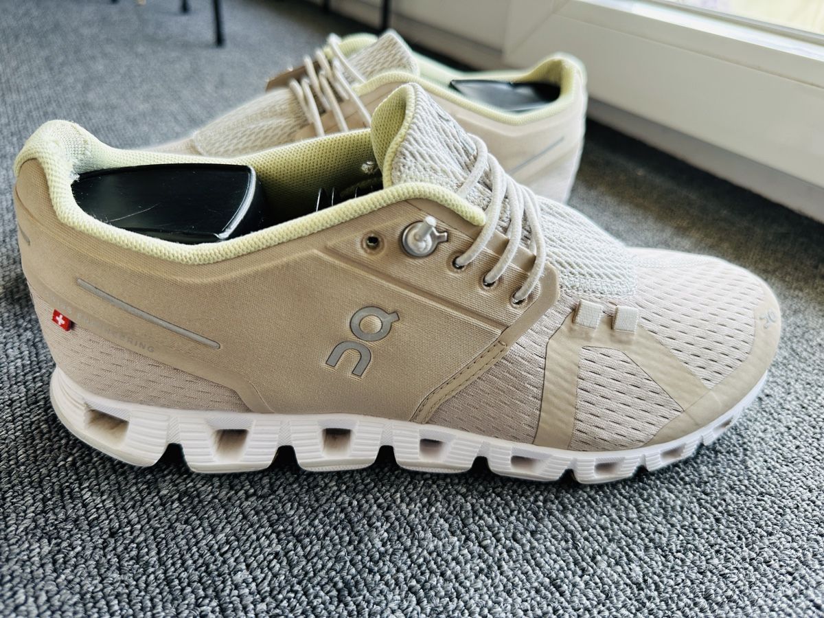 On Scarpe da donna: On cloud 5 femmes taille 38.5 – Usato da Bulle venduto da LeMoleson