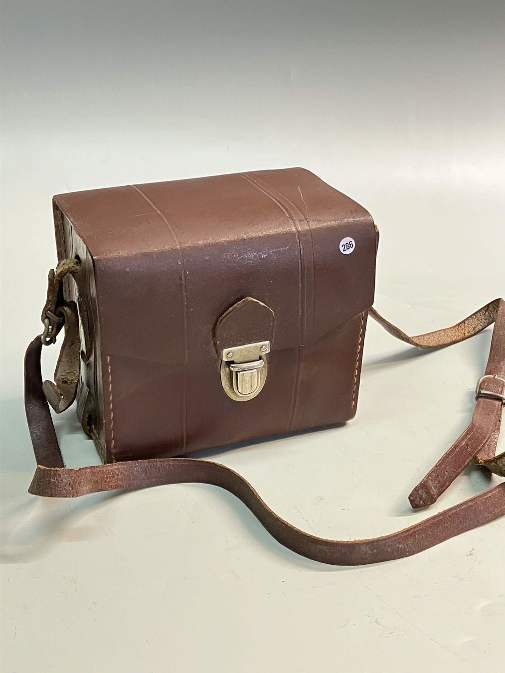 Kodak Kamera: Antike Box Kamera Kodak Brown Model D – Gebraucht aus Horw von luzernicus 8