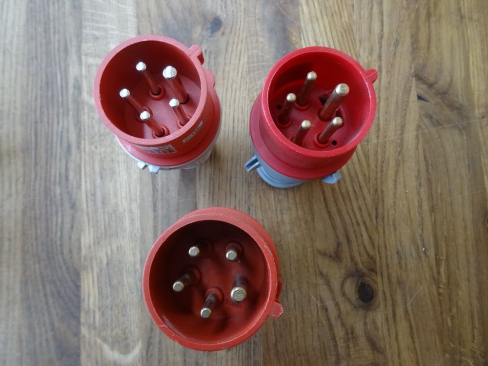Stecker: Gebrauchte Stecker – Gebraucht aus Lungern von madachsa 2