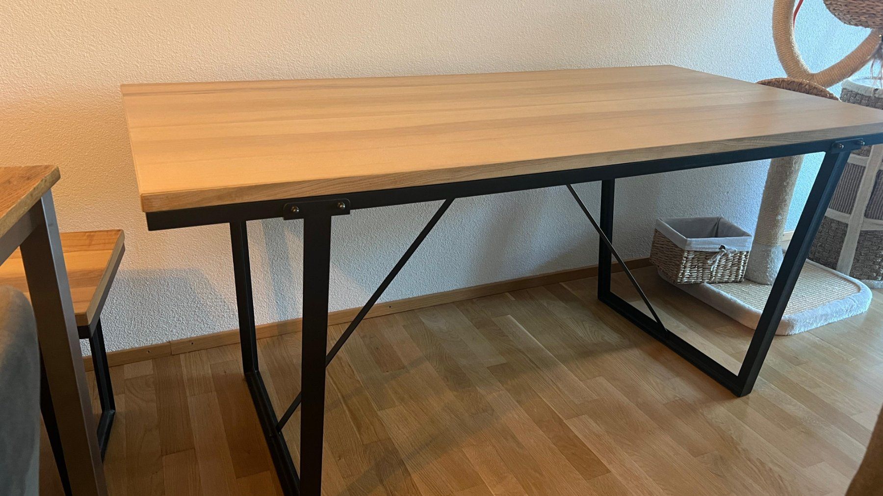 Tables: Holztisch – D'occasion à Beringen par sharue 1