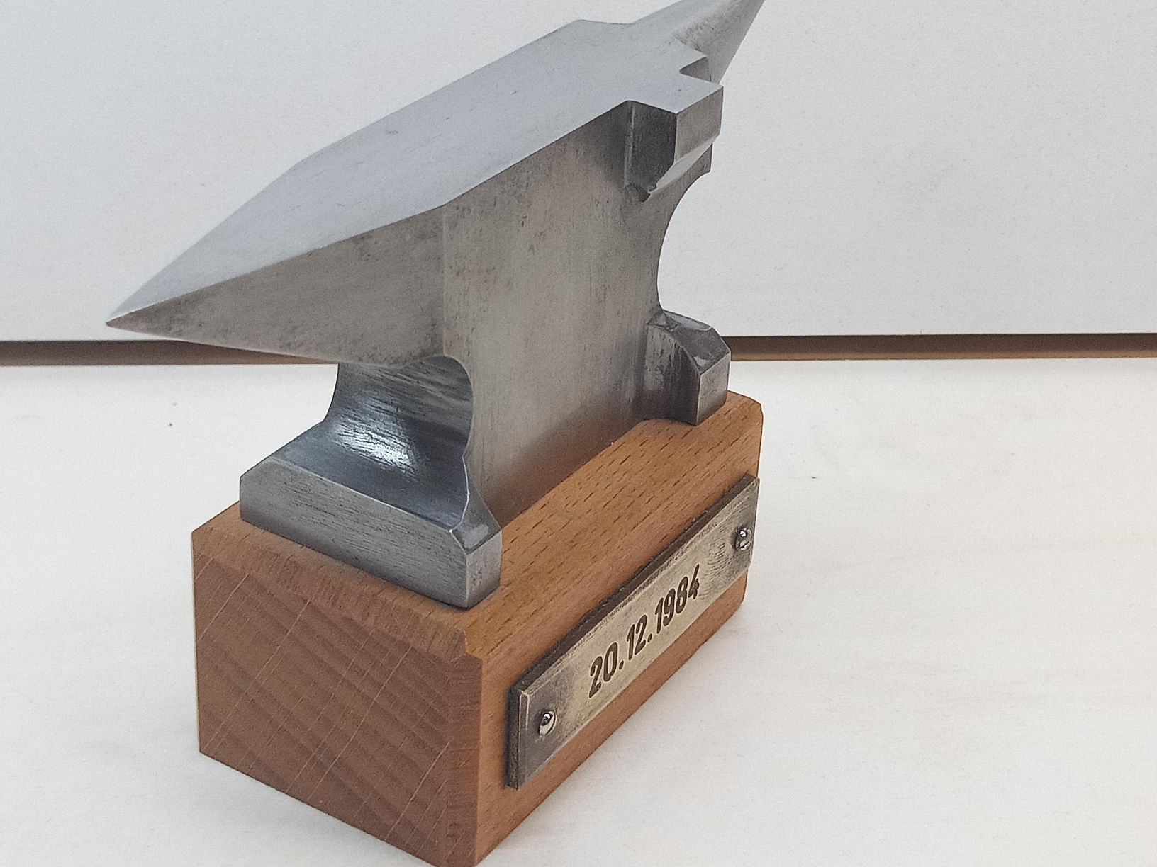 Attrezzi da lavoro: Amboss-Miniatur mit Gravur-Datum 20.12.1984 – Usato da basel venduto da markusb07 7