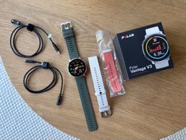 Polar Vantage V3 – neuwertig, inkl. 2 Armbänder, 2 Ladekabel