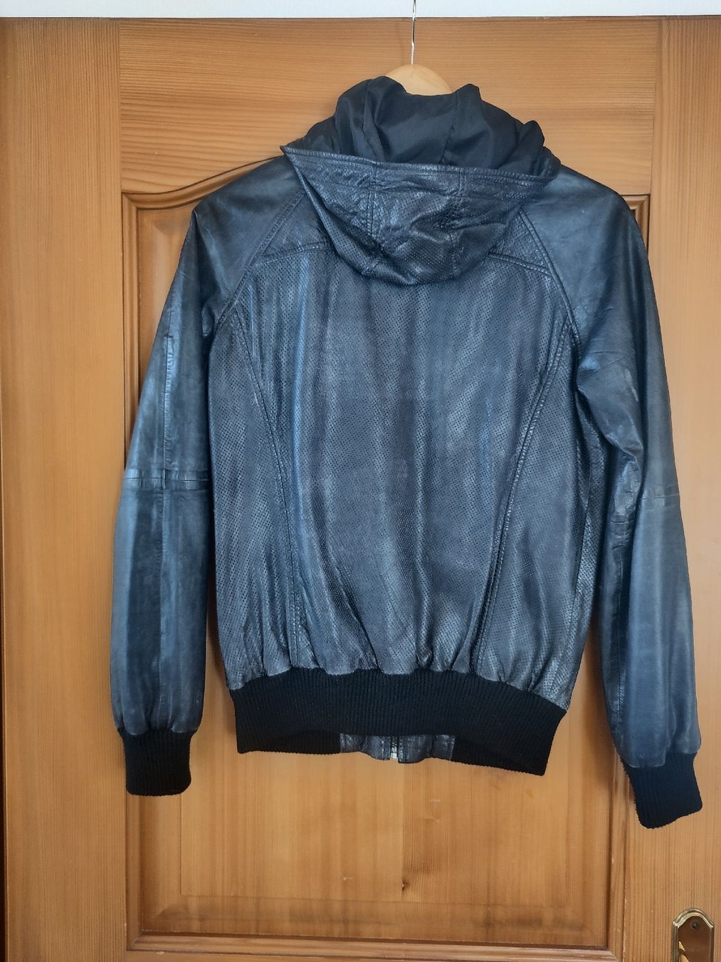Giacche: Alprausch Lederjacke mit Kapuze  – Usato da Meikirch venduto da nicoleKB 1