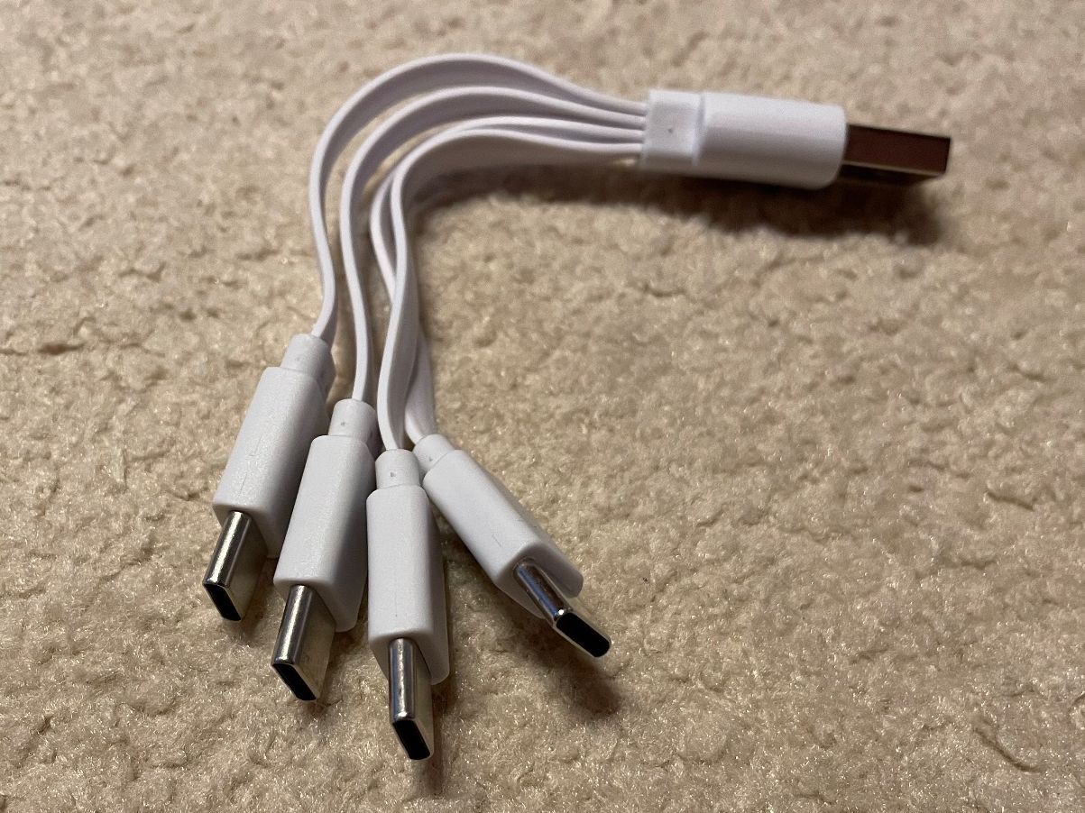 Cavi: USB-A zu USB-C 4x – Nuovo (secondo la descrizione) da Bülach venduto da WhiteRock93