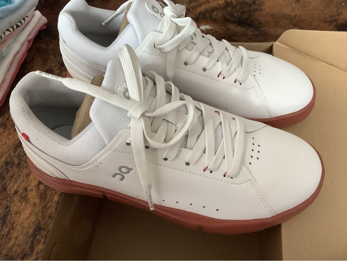 On Scarpe da donna: ON The Roger Advantage Gr 40 / 8,5 – Nuovo e nell'imballaggio originale da Wetzikon ZH venduto da Uturn4 3